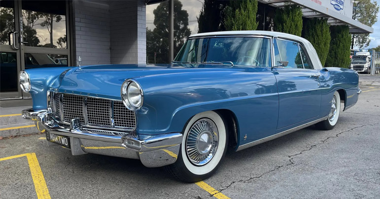 Classic American Car 1959 Lincoln Continental